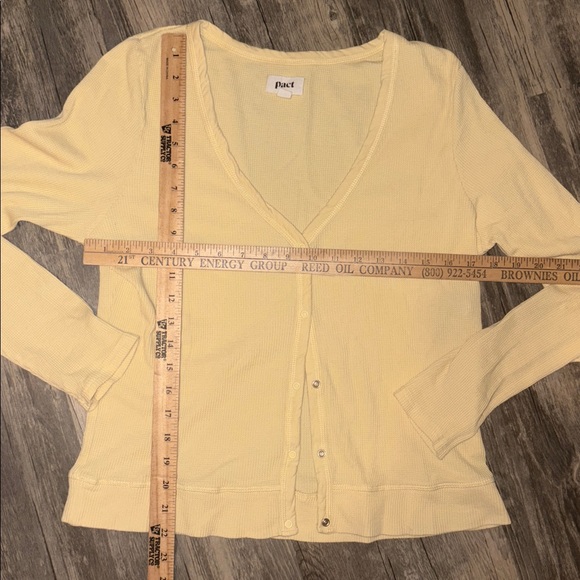 PACT Women's Light Yellow Cardigan Sweater large
Organic cotton - Picture 3 of 5